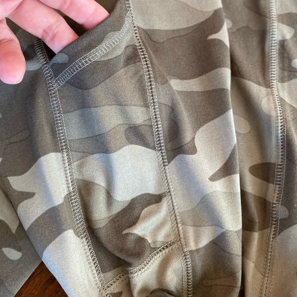 WILD FABLE Women's High Rise Classic Camo Print Leggings, Small - Picture 6 of 6
